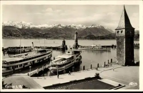 Ak Lindau am Bodensee, Dampfer im Hafen, Leuchtturm