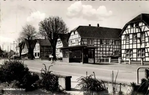 Ak Simmerath in der Eifel, Straßenpartie, Fachwerkhäuser