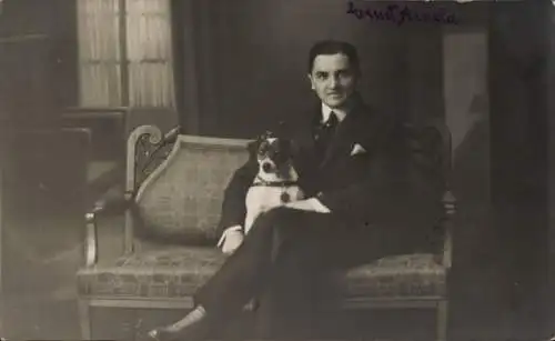 Foto Ak Komponist Ernst Arnold, Porträt mit Hund