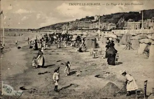 Ak Trouville sur Mer Calvados, La Plage et la Jetee-Promenade