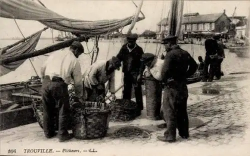 Ak Trouville Calvados, Pecheurs