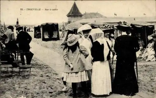 Ak Trouville Calvados, sur le sable