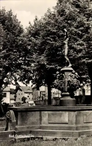 Ak Bad Gottleuba in Sachsen, Teilansicht, Brunnen