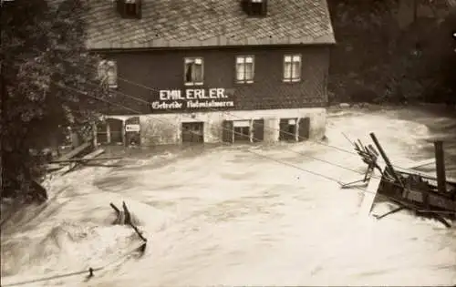 Foto Ak Berggießhübel in Sachsen, Hochwasser 1927, Getreide- und Kolonialwarengeschäft Emil Erler