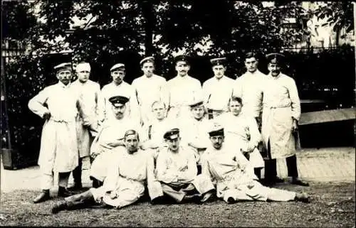 Set von 5 AK Foto Gruppenbild, Krankenschwestern und Ärzte, deutsche Soldaten, Kaiserreich