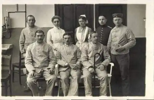 Set von 10 AK Foto Gruppenbild, Krankenschwestern und Ärzte, deutsche Soldaten, Kaiserreich