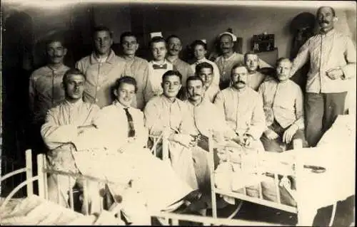 Set von 10 AK Foto Gruppenbild, Krankenschwestern und Ärzte, deutsche Soldaten, Kaiserreich