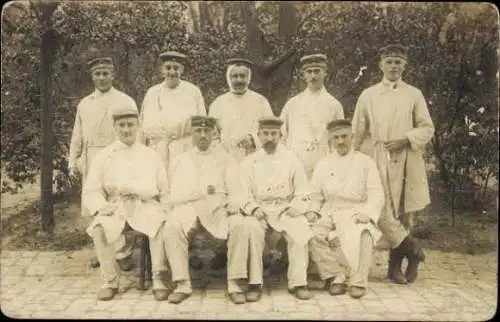 Set von 10 AK Foto Gruppenbild, Krankenschwestern und Ärzte, deutsche Soldaten, Kaiserreich