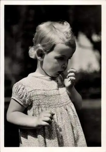 Foto Ak Großherzogliches Haus Hessen-Darmstadt, Porträt als Kind