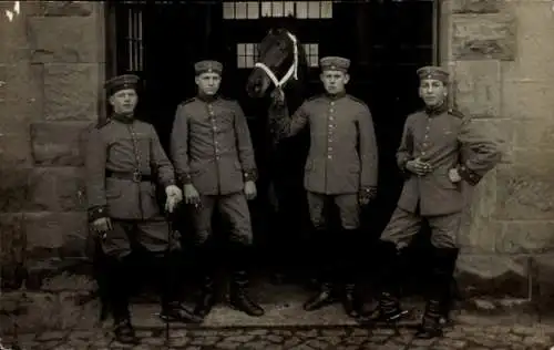 Foto Ak Erfurt in Thüringen, Deutsche Soldaten in Uniformen, Jäger-Regiment zu Pferd Nr. 6, I WK