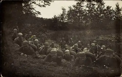 Foto Ak Deutsche Soldaten in Uniformen, Sturmtrupp an der Holländischen Grenze, I WK