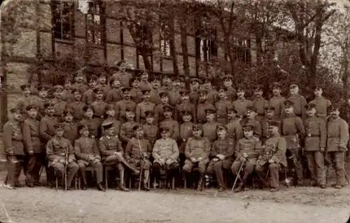 Foto Ak Gdańsk Danzig, Deutsche Soldaten in Uniformen, Landsturm 3 / XIX