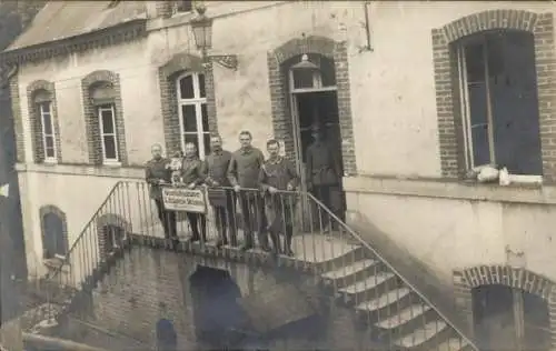 Foto Ak 5. Infanterie Division, Adjutantur, Deutsche Soldaten in Uniformen