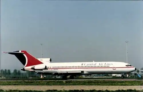 Foto Amerikanisches Passagierflugzeug, Boeing 727 200, Carnival Airlines