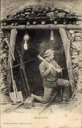 Ak Bergmann mit Spitzhacke, Minenarbeit, Bergwerk