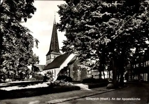 Ak Gütersloh in Westfalen, Apostelkirche, Fachwerkhaus