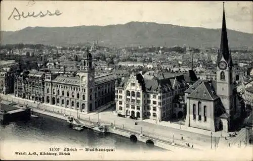 Ak Zürich, Stadthausquai, Kirchturm mit Uhr, Häuserreihen