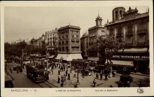 Ak Barcelona Katalonien Spanien, Partie am Platz, Straßenbahn, Hotel