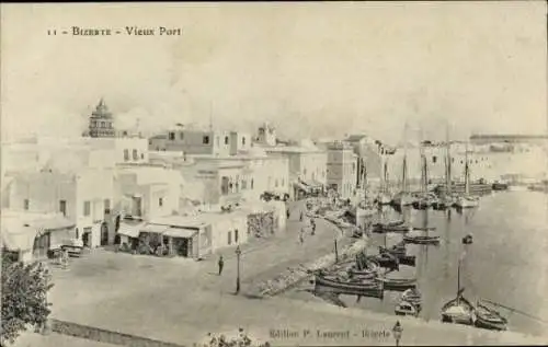 Ak Bizerte Tunesien, Blick in den Hafen, Schiffe vor Anker