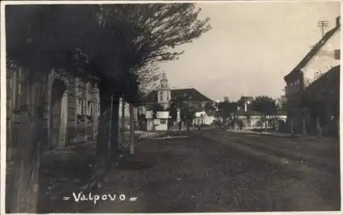 Foto Ak Valpovo Valpó Walpach Kroatien, Straßenpartie