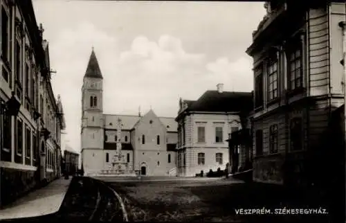 Ak Veszprém Ungarn, Blick zur Kathedrale