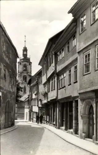 Ak Schleusingen in Thüringen, Straßenpartie, Glockenturm