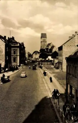 Ak Anklam in Mecklenburg Vorpommern, Straßenpartie zur Kirche, Steintor