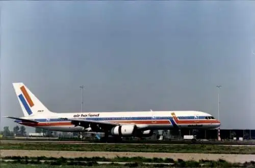 Foto Niederländisches Passagierflugzeug, Boeing 757-27 B, Air Holland