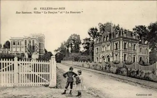 Ak Villers sur Mer Calvados, Rue Samson, Villas Le Donjon et La Roseraie, zwei Kinder