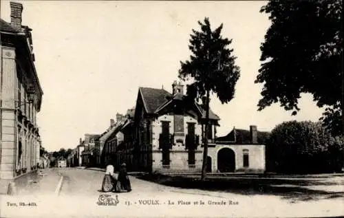 Ak Voulx Seine et Marne, La Place, Grande Rue