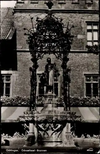 Ak Göttingen in Niedersachsen, Gänseliesel-Brunnen