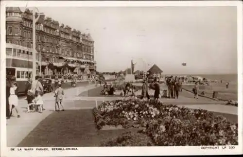 Ak Bexhill-on-Sea Sussex England, Warr Parade