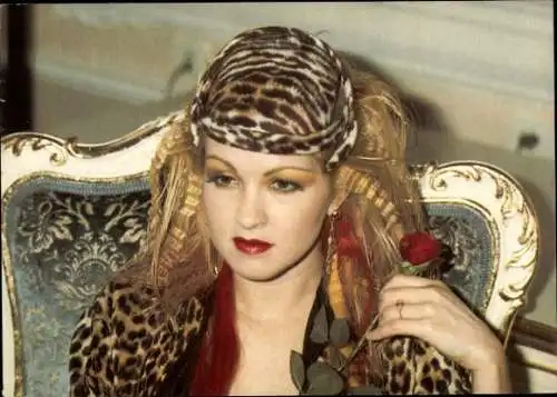 Ak Schauspielerin und Sängerin Cyndi Lauper, Portrait
