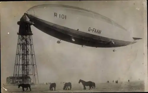 Foto Ak Luftschiff, Zeppelin, R 101 G-FAAW, Turm