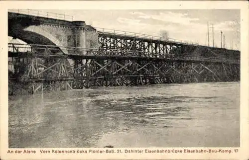 Ak Guignicourt Aisne, Kolonnenbrücke Pionier Batl. 21., Eisenbahnbrücke Eisenbahn-Bau-Komp. 17, I WK