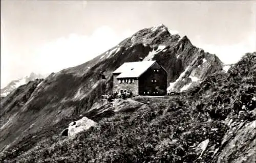 Ak Windisch Matrei in Osttirol, Sudetendeutsche Hütte, Nussingkogel