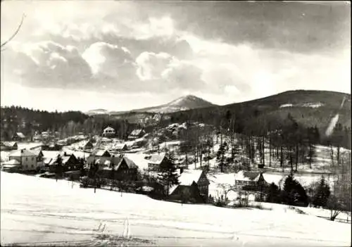 Ak Jonsdorf in der Oberlausitz Sachsen, Gesamtansicht, Winteransicht