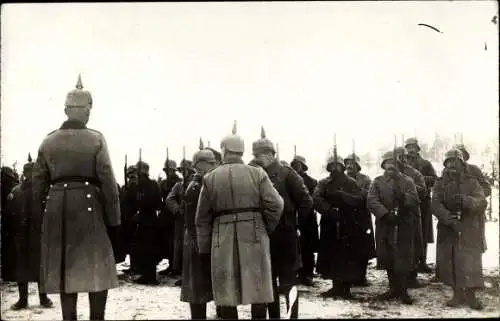 Foto Ak Deutsche Soldaten in Uniformen, Offiziere