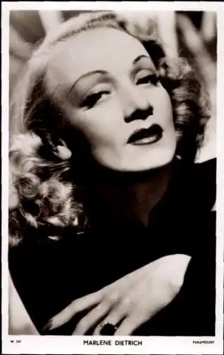 Ak Schauspielerin und Sängerin Marlene Dietrich, Portrait