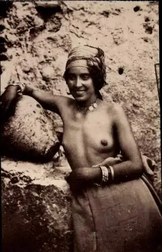 Ak L'Afrique du Nord, Type de femme, Frauenportrait, Barbusig