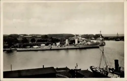 Ak Wilhelmshaven an der Nordsee, Kreuzer Köln, Panzerschiff Deutschland, Linienschiff Schlesien