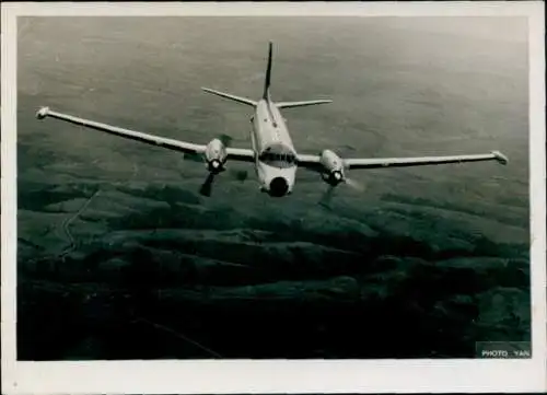 Foto Französisches Militärflugzeug Breguet Atlantic in der Luft