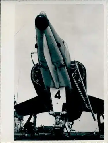 Foto Französisches Militärflugzeug Dassault Etendard IV