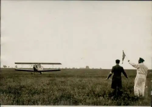 Foto Buc Yvelines, Arrivee du Tour de France des avions de tourisme 1932