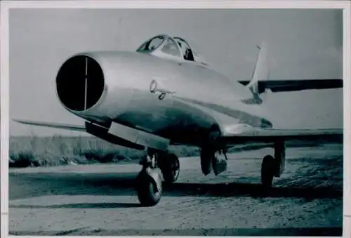 Foto Französisches Militärflugzeug, Dassault MD.450 Ouragan