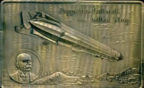 Metall Ak Zeppelins Luftschiff im vollen Fluge