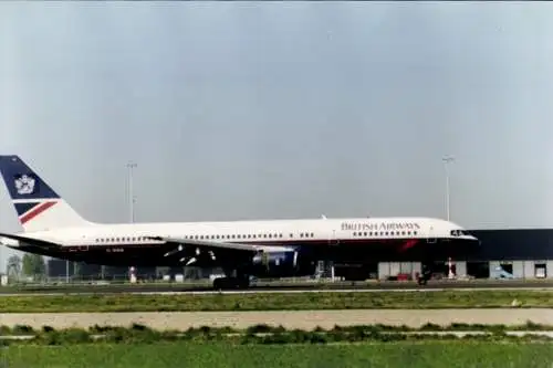 Foto Britisches Passagierflugzeug, Boeing 757-236, British Airways