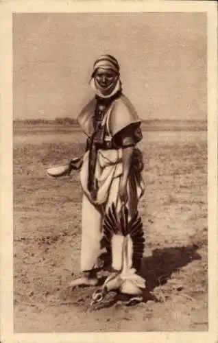 Ak Anouzegré Niger, ein Tuareg Oulliminden hat gerade eine Gewehrente getötet