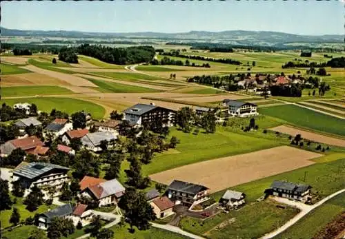 Ak Hipping im Attergau Oberösterreich, Luftbild vom Ort