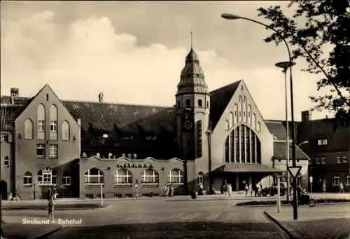 Ak Stralsund in Vorpommern, Bahnhof